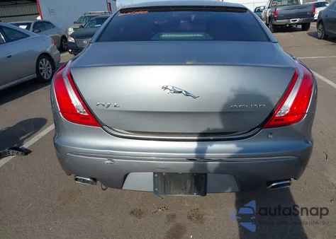 2012 Jaguar Xj Xjl Portfolio z USA, uszkodzony, nr VIN SAJWA2GB5CLV22511